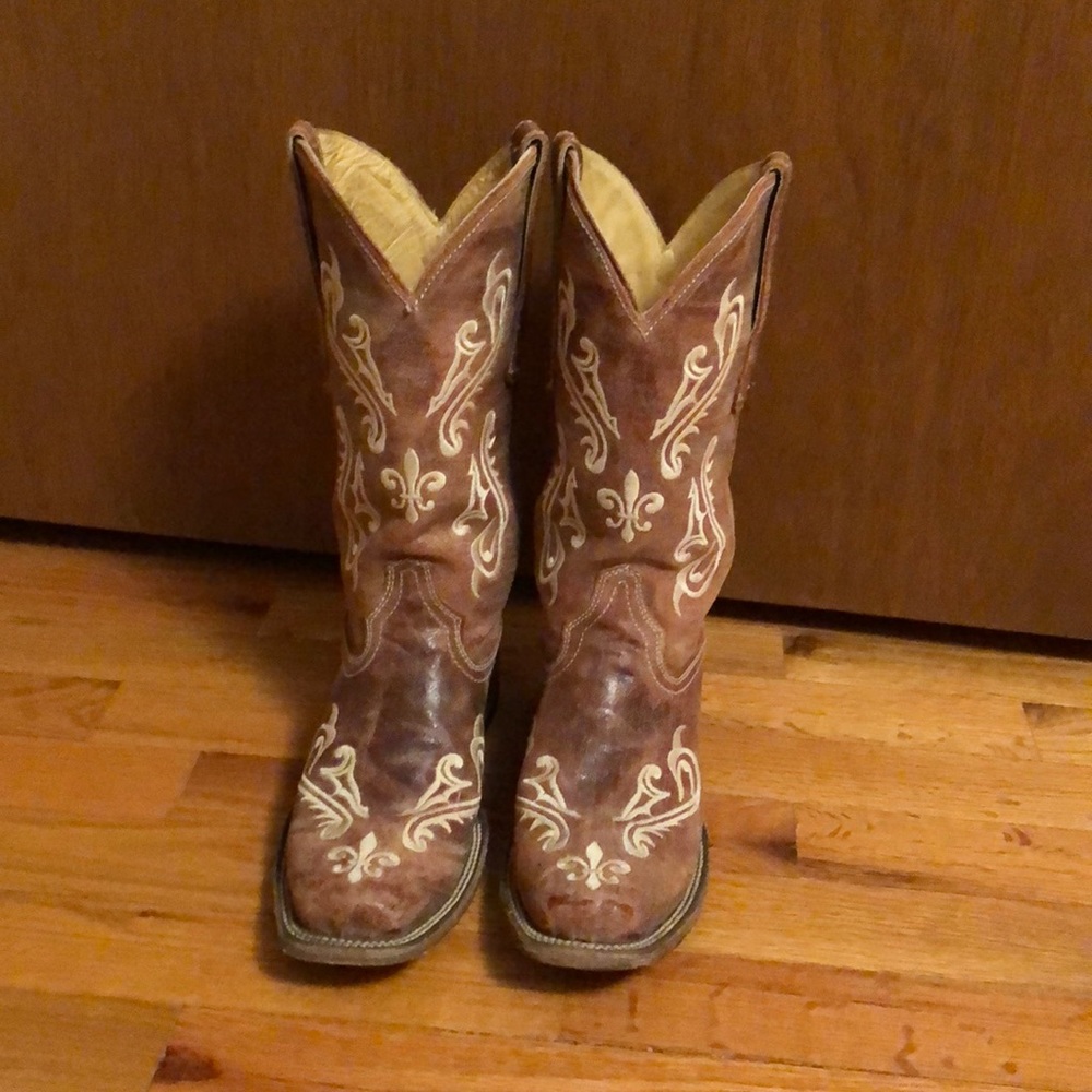 Corral boots